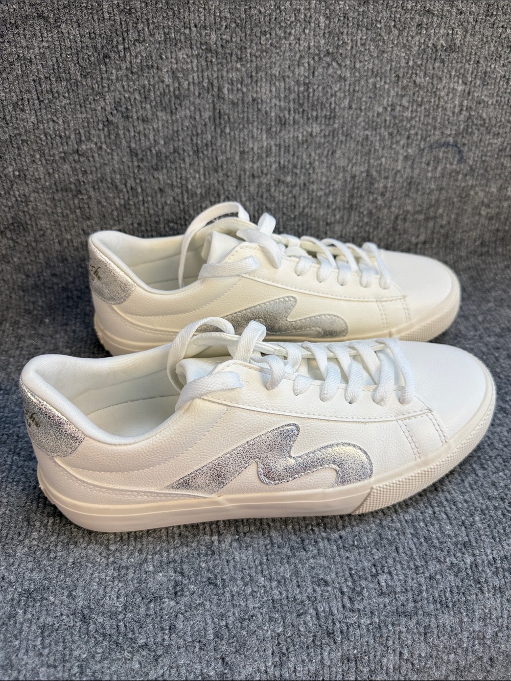 Blowfish Malibu Women's White Lace-Up Sneakers with Silver Accents Size 9